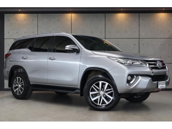 2016 Toyota Fortuner 2.8 V SUV AT (ปี 15-18) B2350